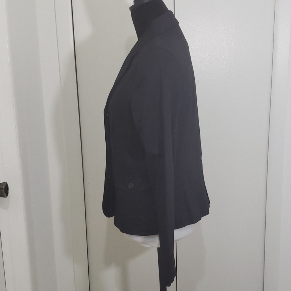 Blazer - Picture 3 of 6